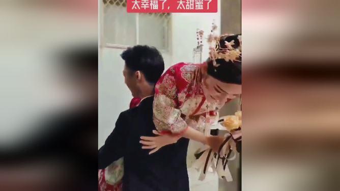 逃离部落洞穴